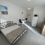 Adria With Swimming Pool Apartman *