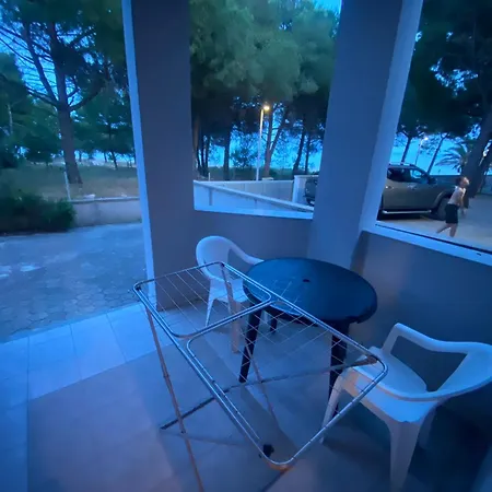 아파트 Adria With Swimming Pool