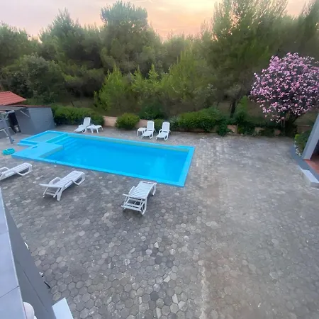 Adria With Swimming Pool 아파트