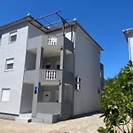 Adria With Swimming Pool Apartament *