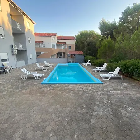 公寓 Adria With Swimming Pool